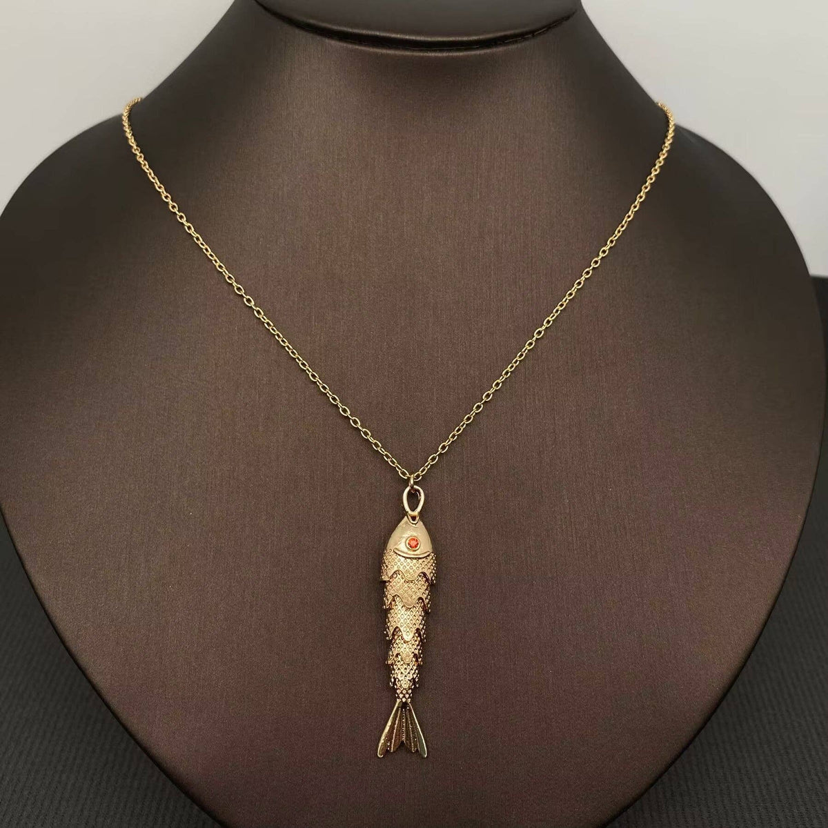 Swinging Tail Fish Charm Gold-plated Necklace: 5 Fish Scales