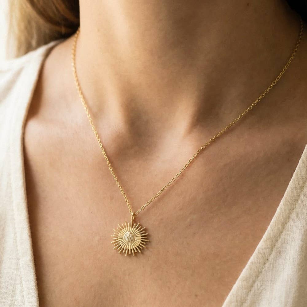 Sun Shine Ray Pendant Necklace: Gold