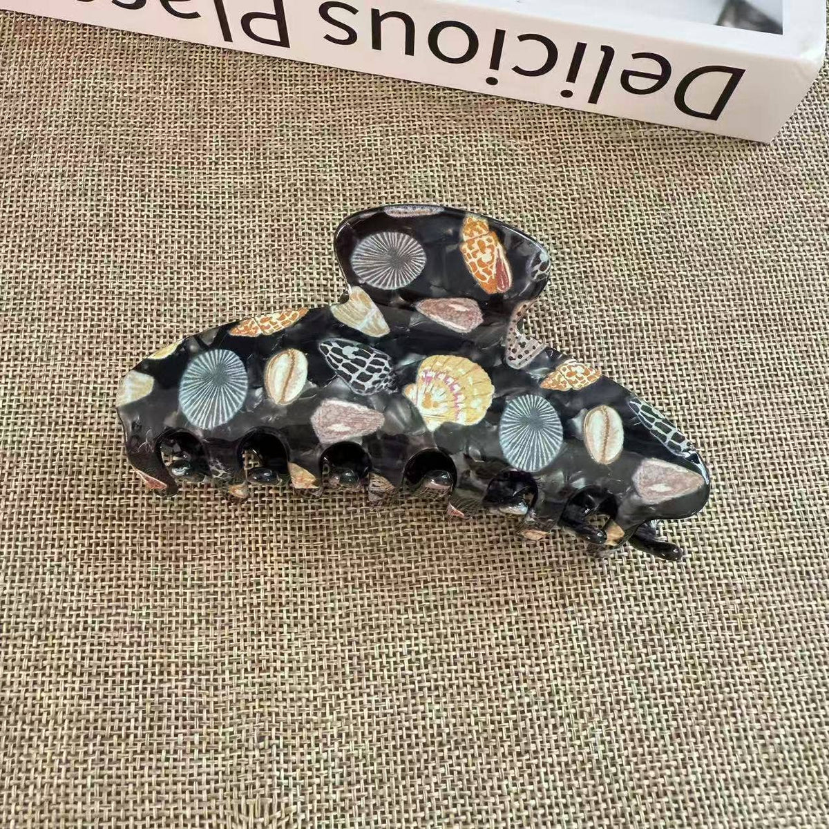 Shell Hair Clip/Black